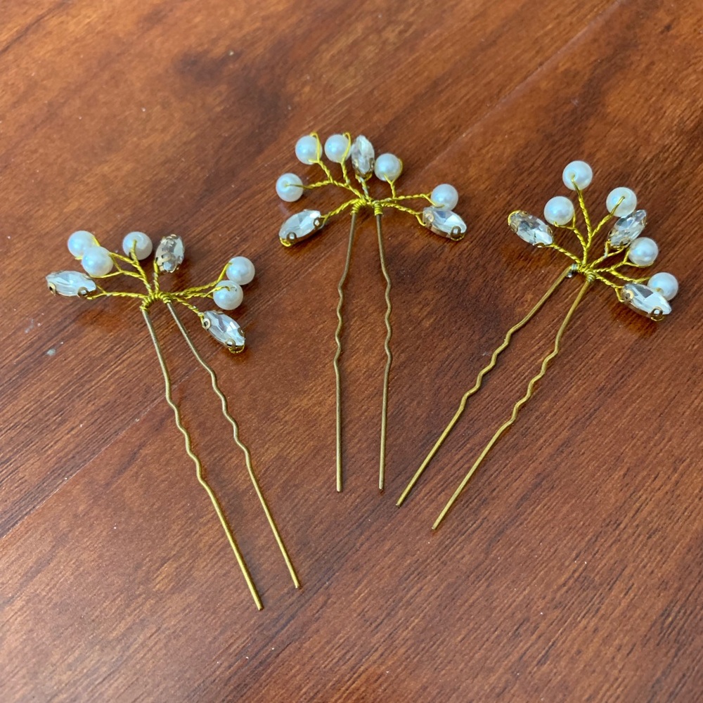 Bridal/bridesmaid ❤️ pearl hair pins 💁🏻‍♀️👰🏻🌟